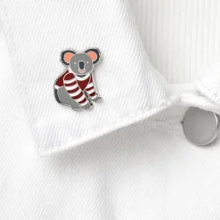 A Comfy Christmas Enamel Pin^Erstwilder Clearance