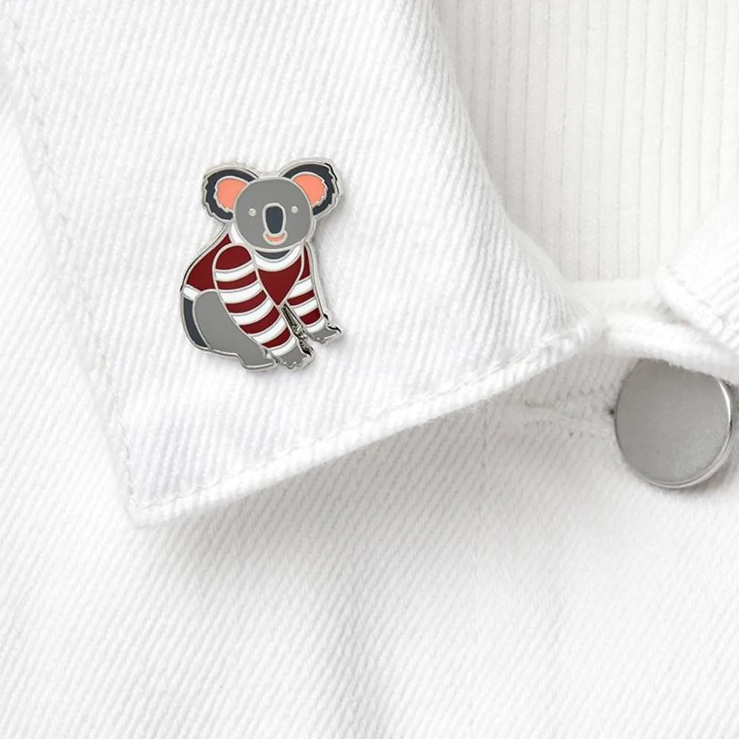 A Comfy Christmas Enamel Pin^Erstwilder Clearance