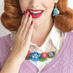 Harmonious Hydrangea Necklace^Erstwilder Best