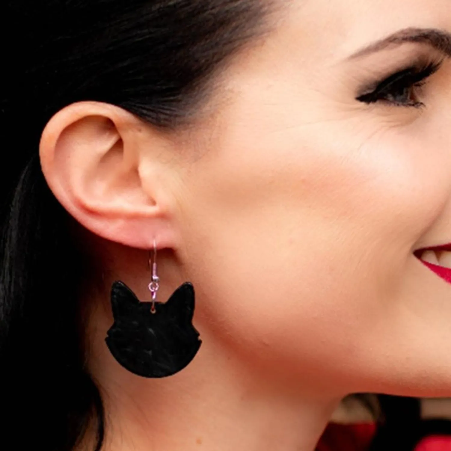 Solid Cat Head Ripple Resin Drop Earrings - Black^Erstwilder Outlet