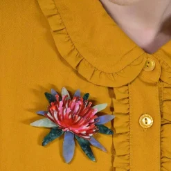 Waratah Warmth Brooch^Erstwilder Online
